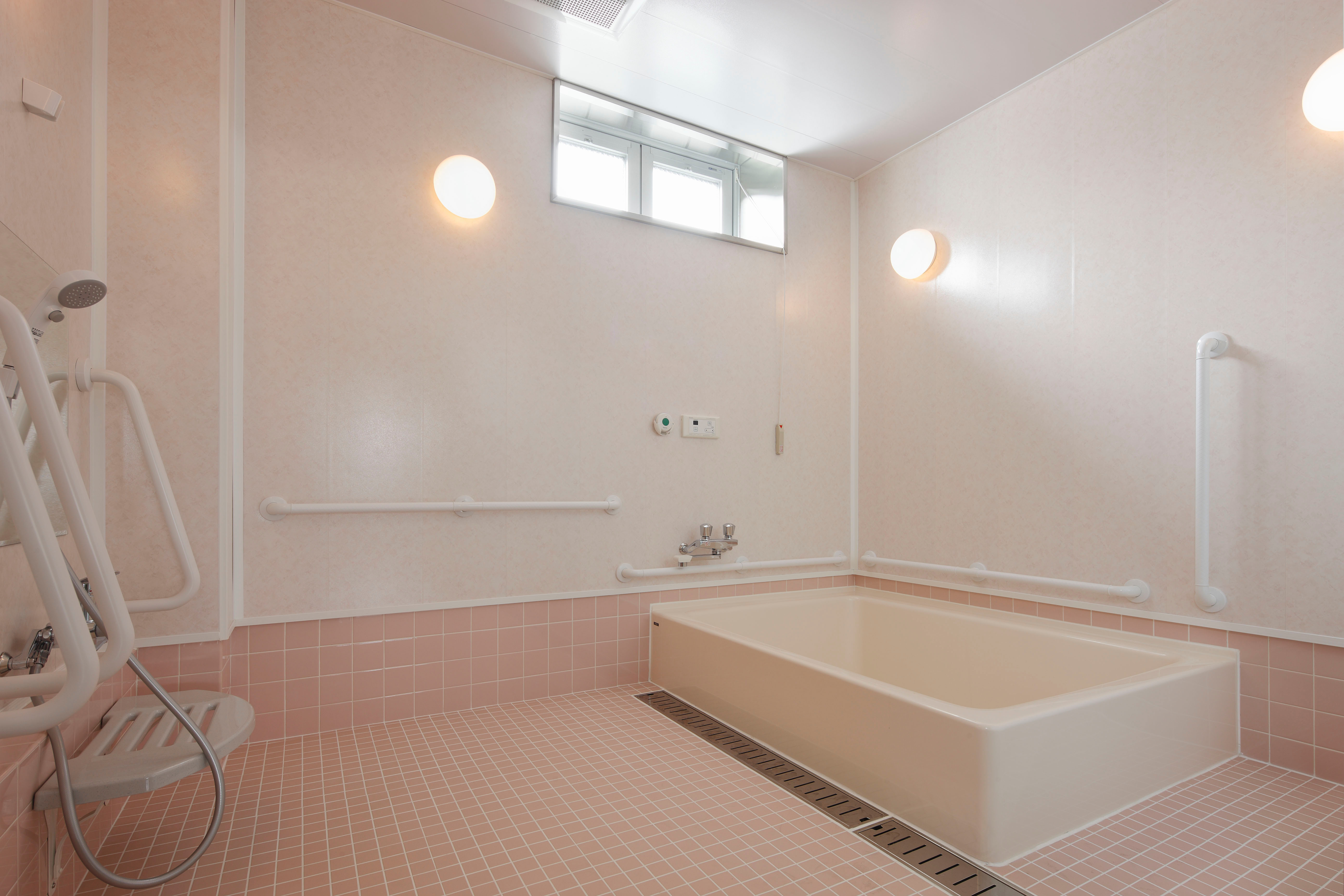 �����{��